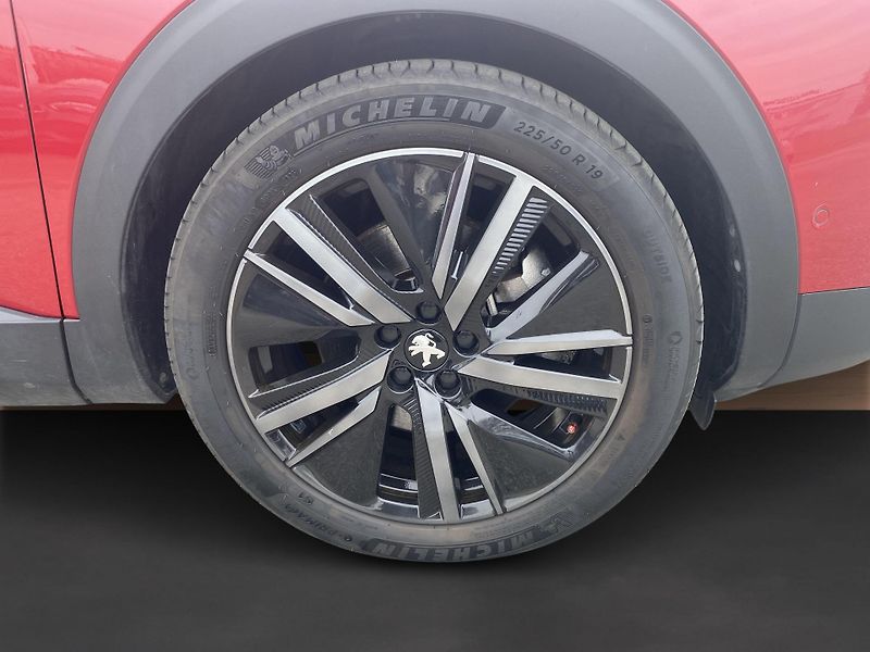 Peugeot 3008 GT HYBRIDe-EAT8 4x4 - fotka 17 z 27