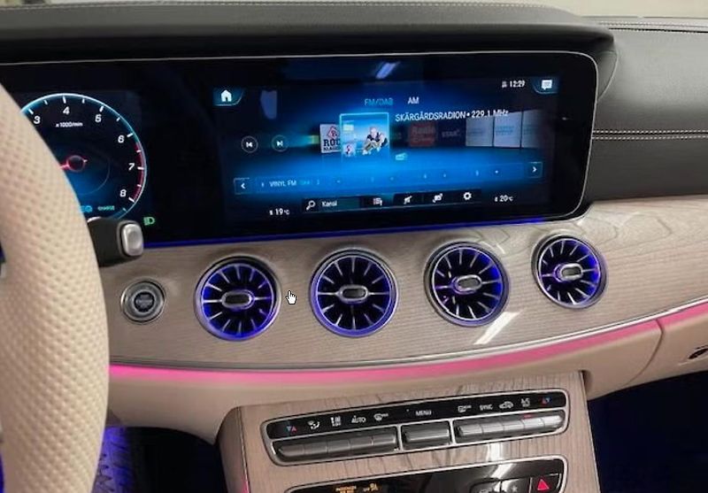 Mercedes-Benz Třídy E 200 AMG 360 kamera světlý int. - fotka 18 z 21