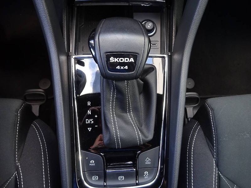 Škoda Karoq (2023) SPO 4X4 TD 2.0/110KW A7A - fotka 12 z 30