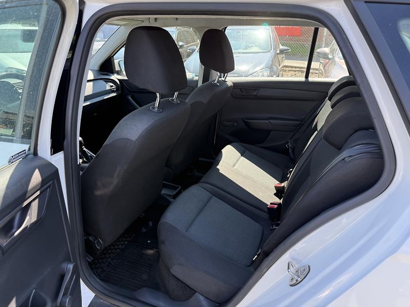 Škoda Fabia 1.0 TSI KOMBI - fotka 9 z 13