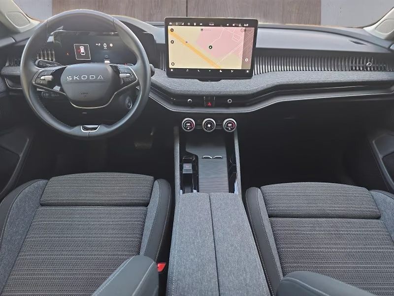 Škoda Superb TDI DCC Kamera ACC - fotka 11 z 21
