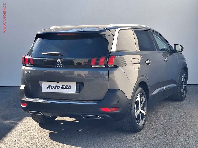Peugeot 5008 (2018) 1.5 HDi 7míst, Allure, LED - fotka 4 z 20
