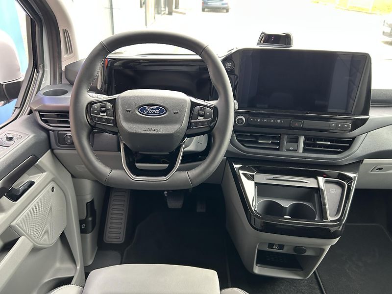 Ford Tourneo Custom Titanium X L2 2.0EcoBlue 125kW - fotka 17 z 37