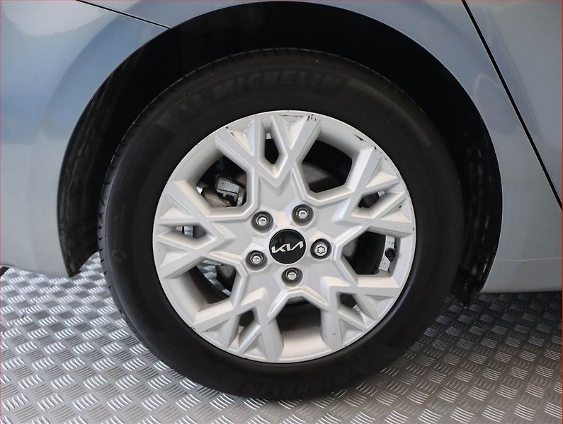 Kia Ceed (2023) Silver 1.5 T-GDI - fotka 15 z 20