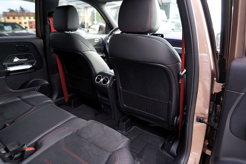 Mercedes-Benz GLB 35 AMG 4Matic/310 PS/ČR - fotka 30 z 44