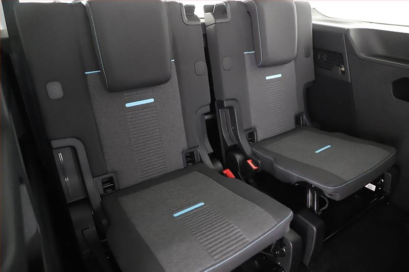 Ford Tourneo Connect (2025) Maxi 2.0 EcoBlue - fotka 9 z 24