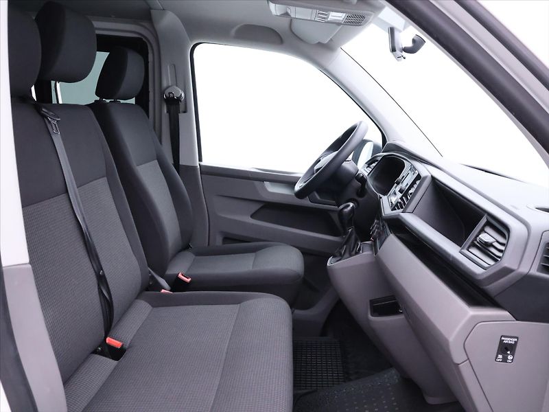 Volkswagen Transporter 2,0 TDI 110kW DSG 9-Míst CZ DP - fotka 12 z 31