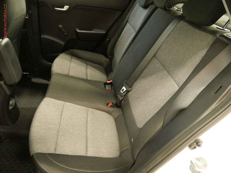 Kia Stonic (2019) 1.2 CVVT, 2.maj,ČR, AC, TZ - fotka 10 z 23
