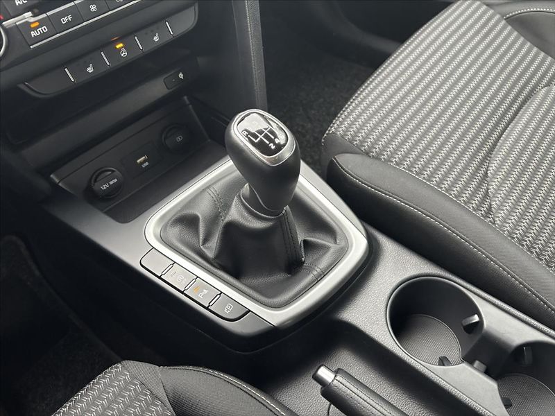Kia Ceed 1,5 TGDi TOP ZÁRUKA CARPLAY - fotka 30 z 42