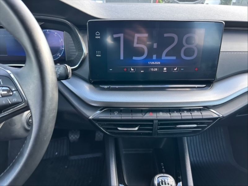 Škoda Octavia 1,5 TSI 110 Ambition - fotka 10 z 11