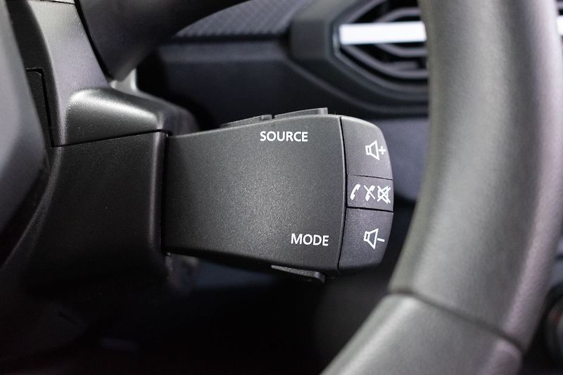Dacia Sandero 1.0TCe ESSENTIAL*ZÁRUKA*DPH*ČR - fotka 18 z 42