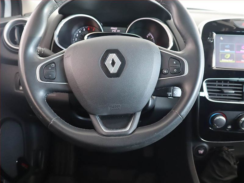 Renault Clio (2018) Limited 0.9 TCe, Navi - fotka 16 z 19