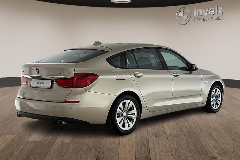 BMW Řada 5 535xdGT - fotka 3 z 23