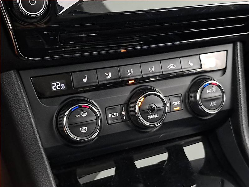 Škoda Superb (2016) 2.0 TDI, Automat, Navi - fotka 16 z 22