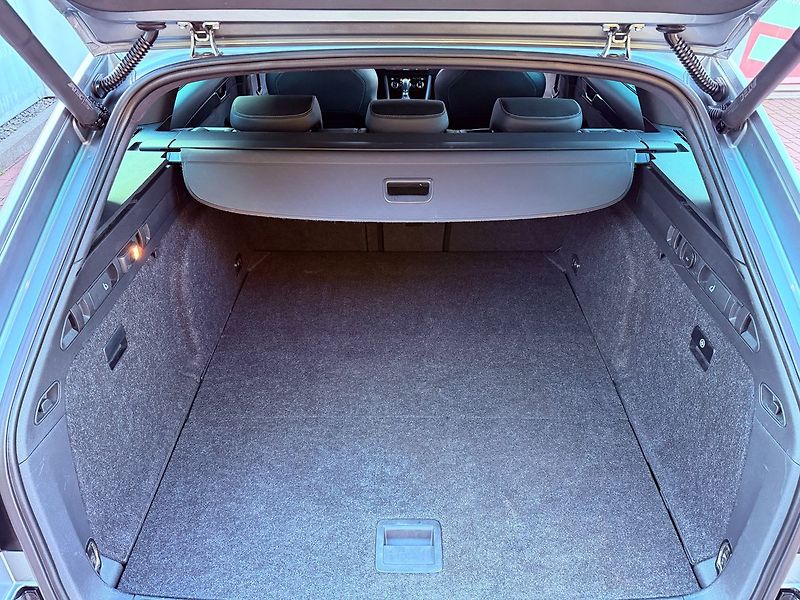 Škoda Superb 2.0 TDi DSG SportLine 4x4, Ser - fotka 10 z 35