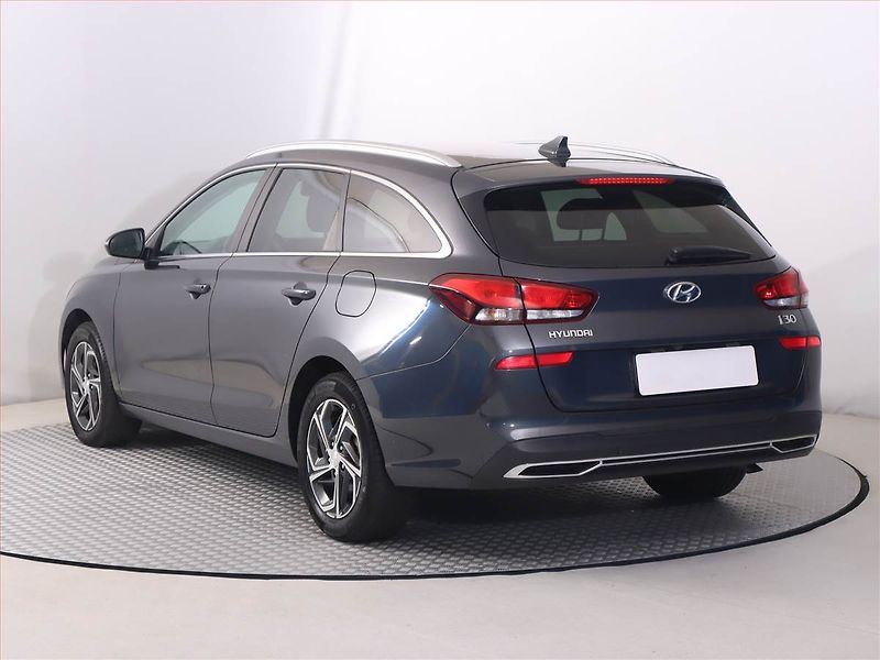 Hyundai i30 (2022) 1.5 DPI, Serv.kniha, Tempomat - fotka 4 z 18