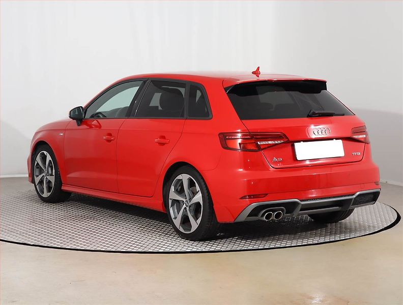 Audi A3 (2018) S-Line 1.5 TFSI, Serv.kniha - fotka 4 z 19