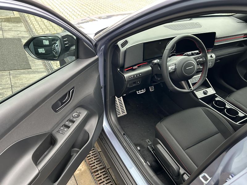 Hyundai Kona 26 1,6 T-GDI DCT HP N LINE - fotka 13 z 31