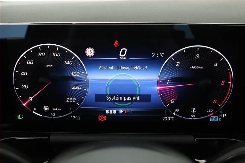 Mercedes-Benz GLA (2025) 200 d, AMG Line - fotka 9 z 28