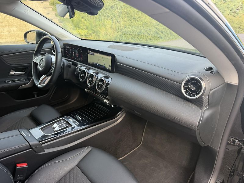 Mercedes-Benz CLA 180D automat navigace  - fotka 14 z 21