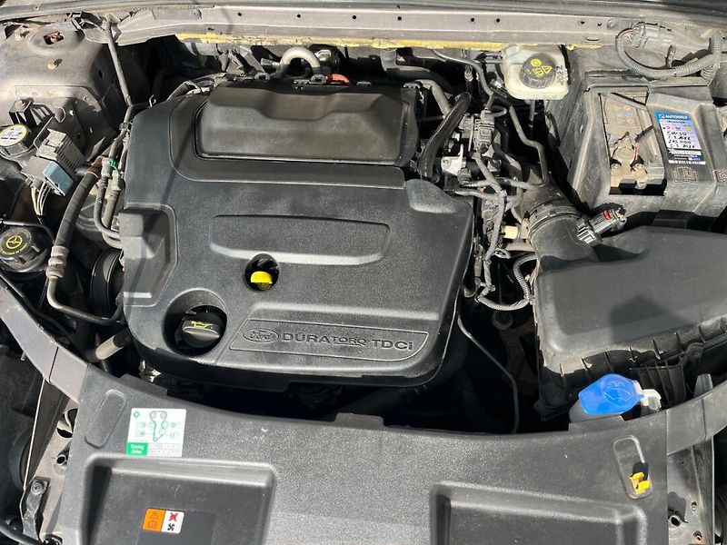 Ford Mondeo (2011) 2.0 TDCi - fotka 20 z 20