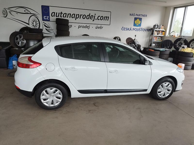 Renault Mégane (2015) 1,6i 81KW klima najeto 99000 - fotka 4 z 29