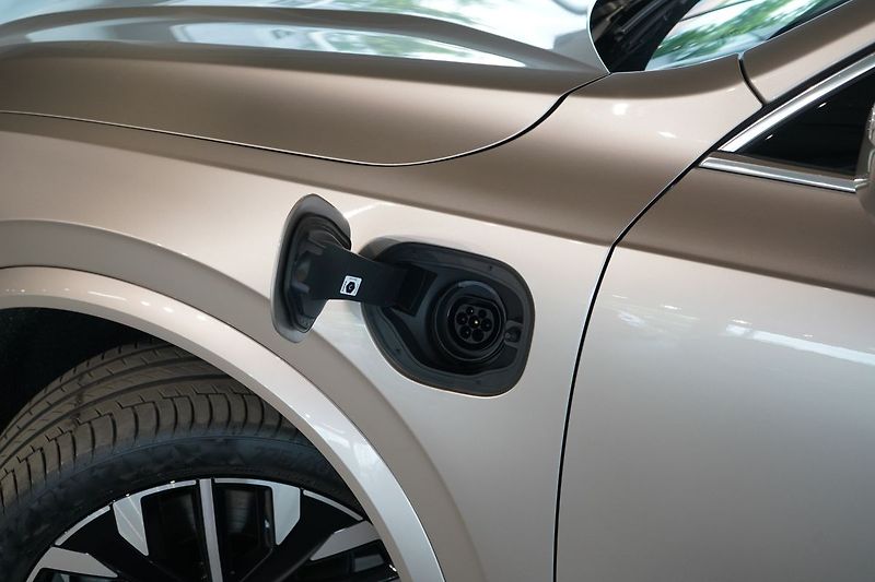 Volvo XC90 T8 AWD PLUS, Ventilace, 360° - fotka 13 z 48