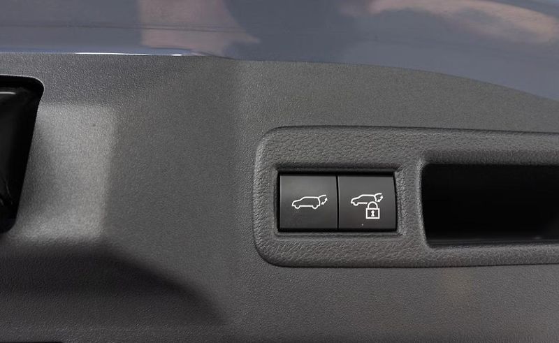 Subaru Solterra AWD 360 kamera Panorama HK - fotka 25 z 26