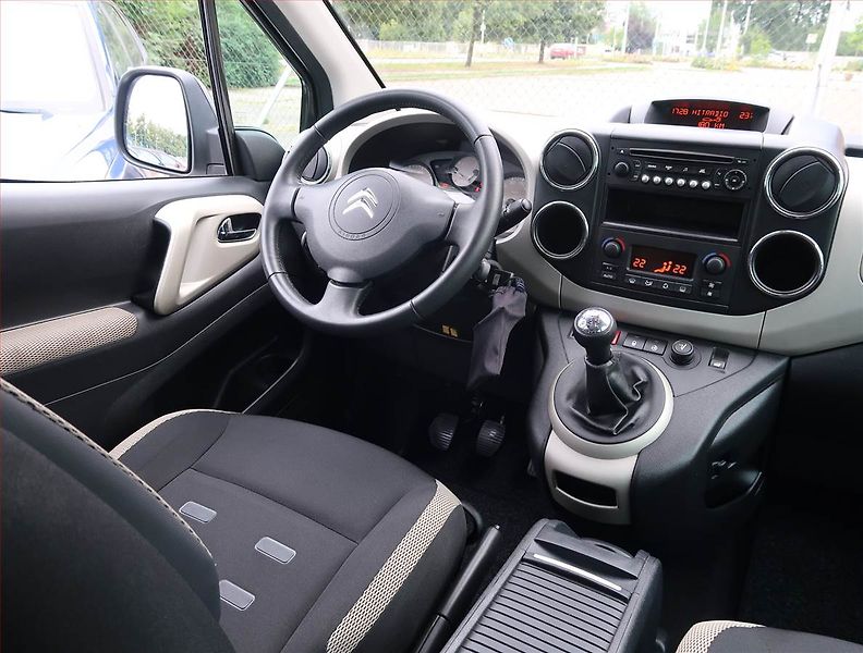 Citroën Berlingo (2014) 1.6 HDi, 5Míst, ČR - fotka 7 z 18