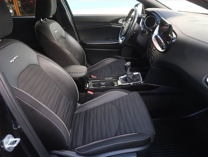Kia XCeed (2023) GT Line 1.5 T-GDI, Serv.kniha - fotka 9 z 22