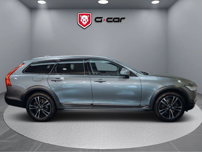 Volvo V90 D5 Cross Country 173 kW - fotka 3 z 26