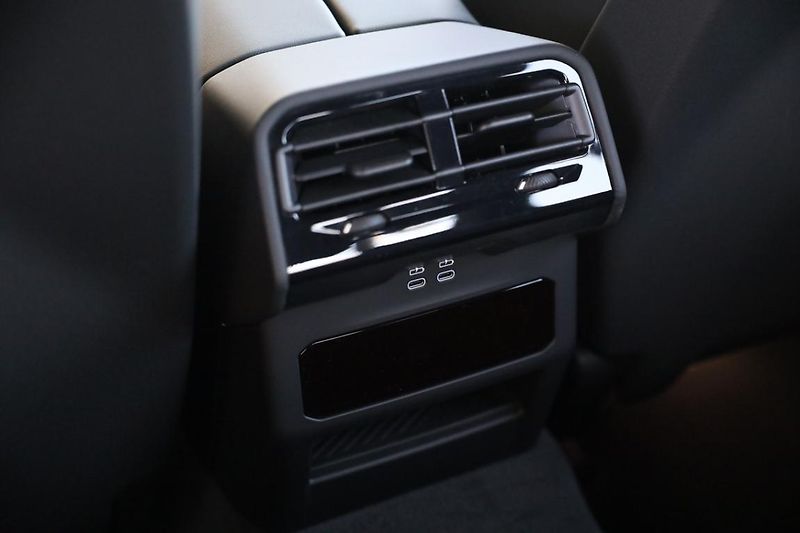 BMW Řada 5 540d xDrive Sedan - fotka 16 z 18