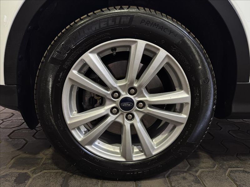 Ford Kuga 1.5EB 129kW AWD 2XALU 68KM! - fotka 40 z 42