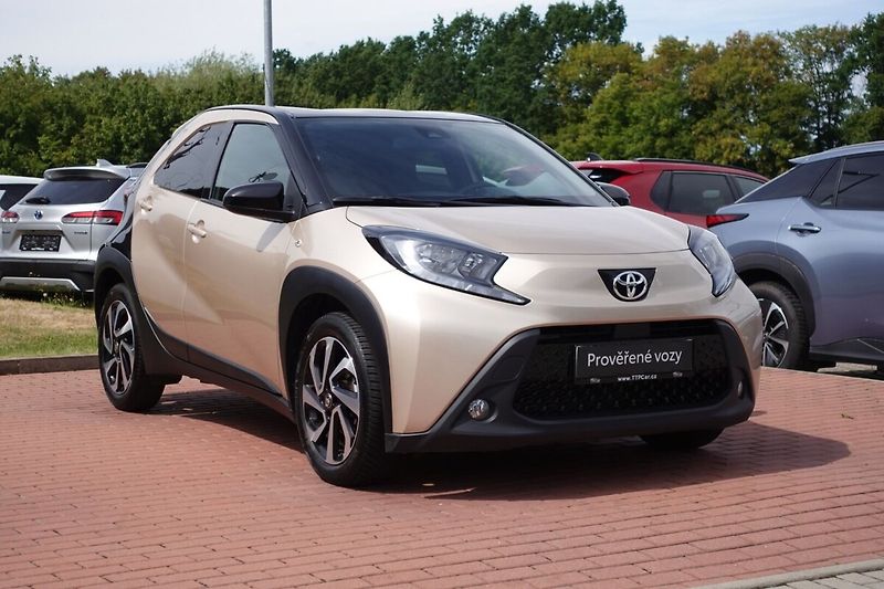 Toyota Aygo 1,0i 53kW M/T Style - fotka 3 z 26