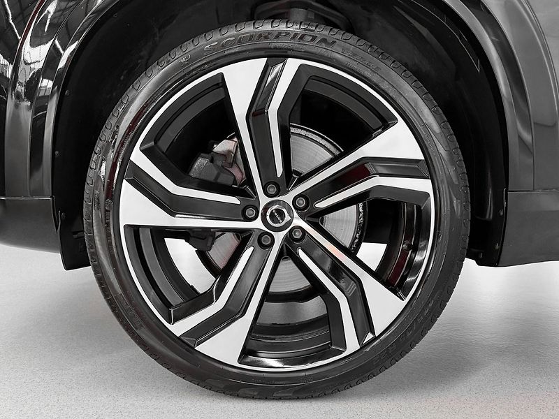 Volvo XC90 B5 AWD R-DESIGN, H&K, EL. TAŽN - fotka 9 z 32
