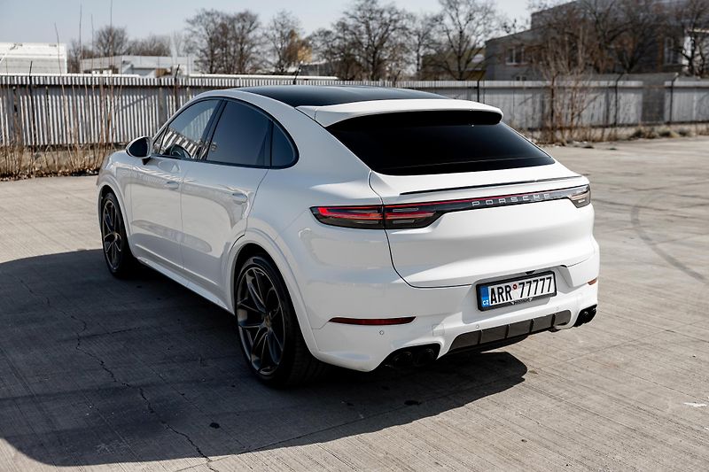 Porsche Cayenne (2023) COUPE PLATINUM EDITION - fotka 8 z 33