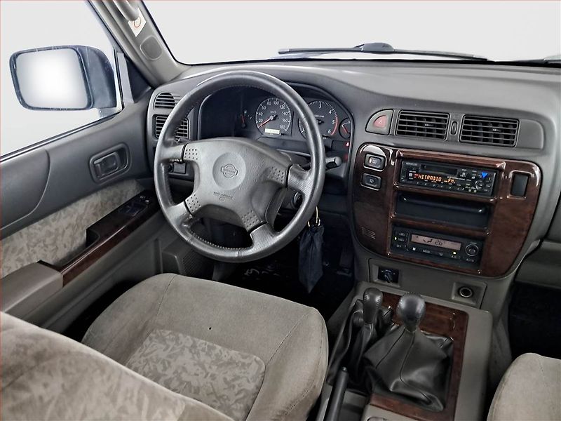 Nissan Patrol (2003) 3.0 DTi, 4X4 - fotka 7 z 14
