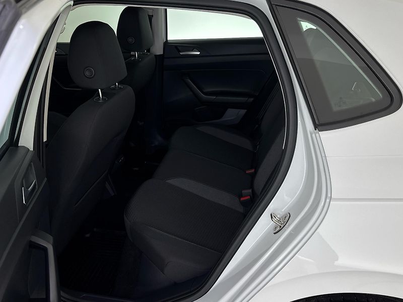 Volkswagen Polo Life - fotka 8 z 27