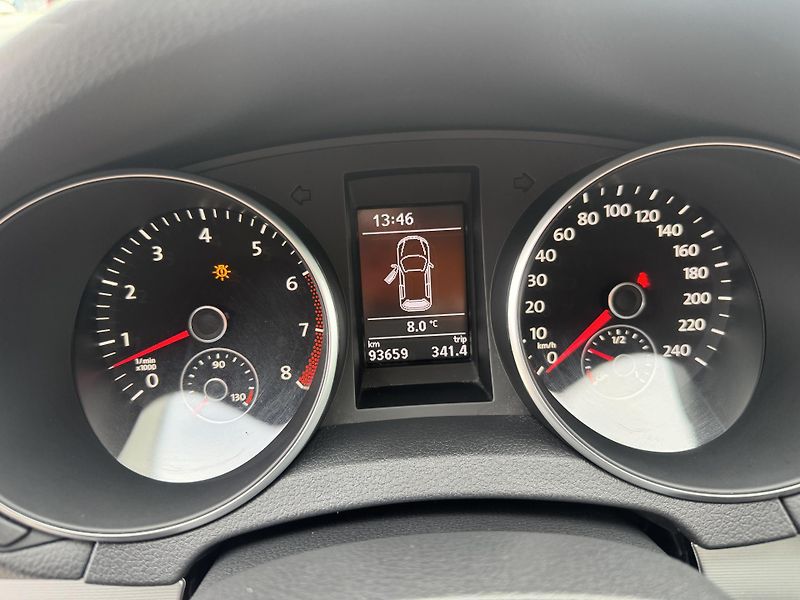 Volkswagen Golf 1.2TSi,rezervace - fotka 16 z 41