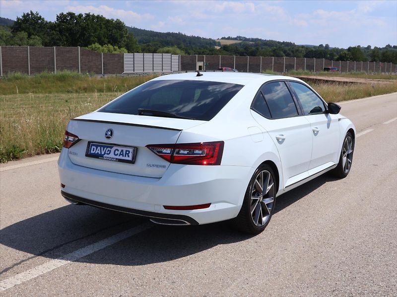 Škoda Superb 1,8 TSI DSG CZ Sportline DCC - fotka 7 z 28