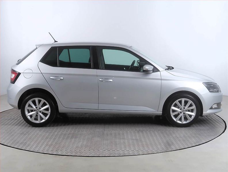Škoda Fabia (2018) Ambition 1.0 TSI, Serv.kniha - fotka 6 z 14