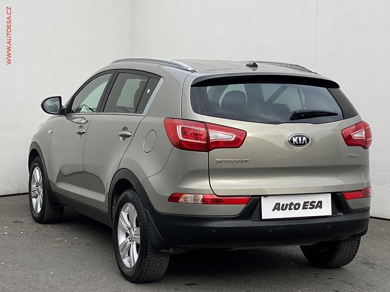 Kia Sportage (2014) 1.7 CRDi, AC, navi, kamera - fotka 6 z 18