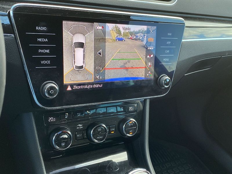 Škoda Superb (2023) Combi 2.0 TDI 4x4 DSG L&K - fotka 11 z 41