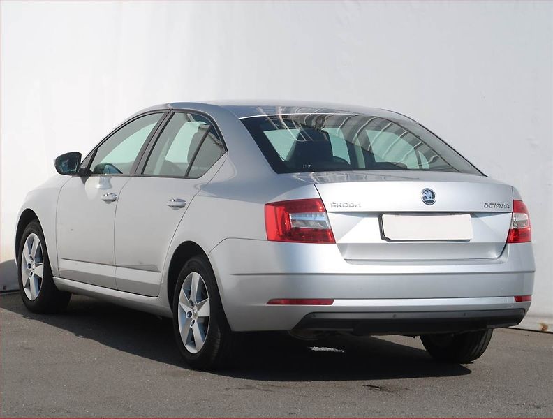 Škoda Octavia (2018) Ambition Plus 1.4 TSI - fotka 4 z 21