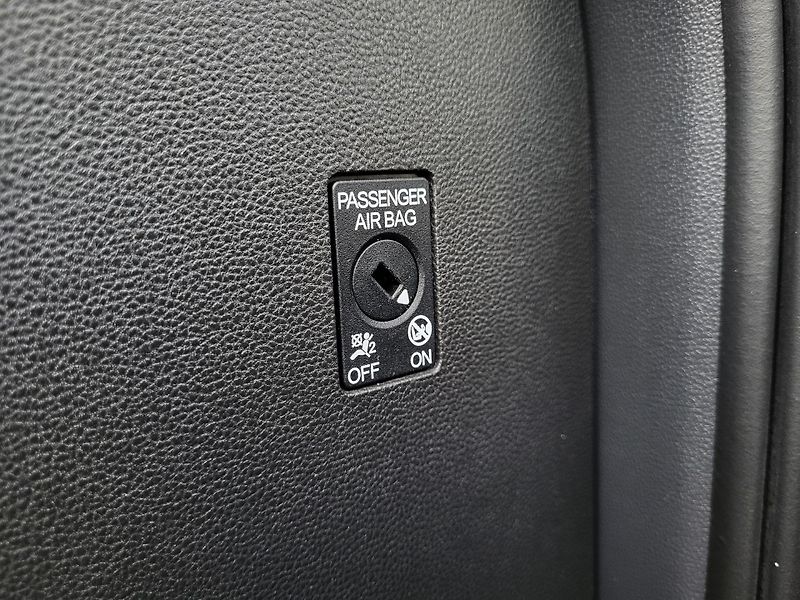 Volkswagen Passat 2.0 TDi 140kW DSG COMFORTLINE - fotka 27 z 49