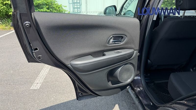 Honda HR-V 1.5 i-VTEC Elegance - fotka 16 z 23