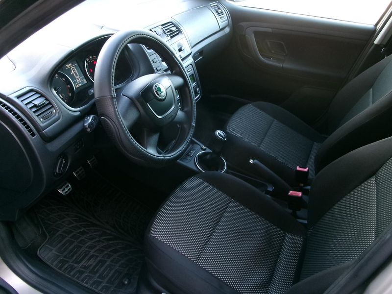 Škoda Fabia (2010) 1,2TSI SCOUT KLIMA TAŽNÉ - fotka 11 z 28