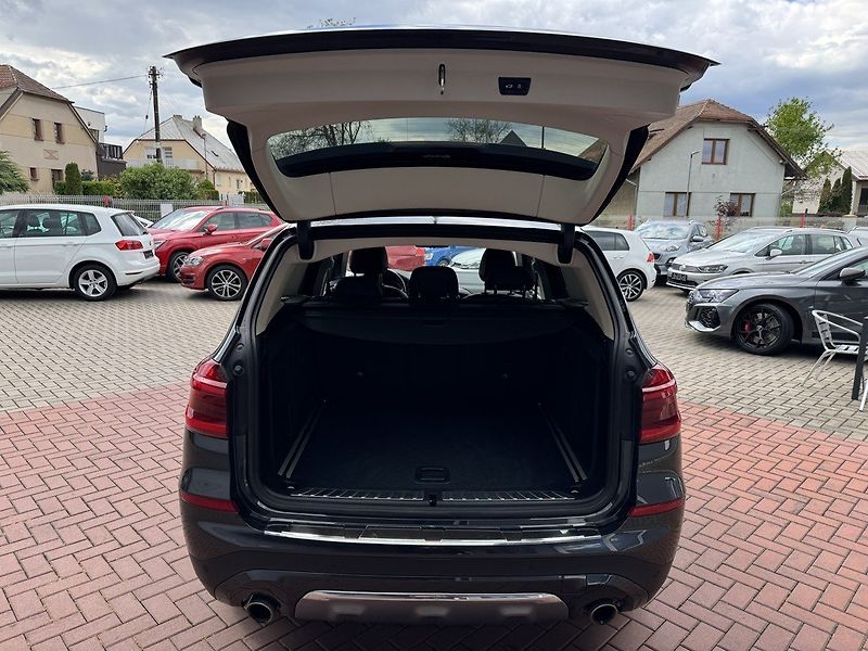 BMW X3 (2020) 3.0d X-Drive Ad.LED Webasto - fotka 21 z 43