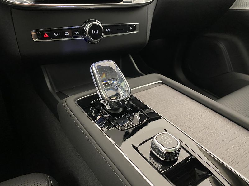 Volvo XC90 (2026) B5 AWD AUT DARK PLUS 7míst - fotka 35 z 69