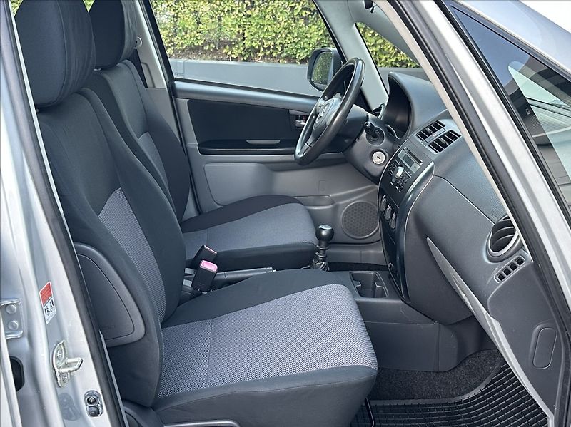 Suzuki SX4 1,9 DDiS 120PS  Outdoor Line 4 - fotka 16 z 47